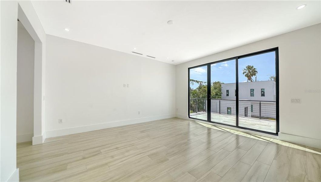 Spacious, unfurnished interior of a new home in , Sarasota (Image 15). Spacious, unfurnished interior of a new home in , Sarasota (Image 15).