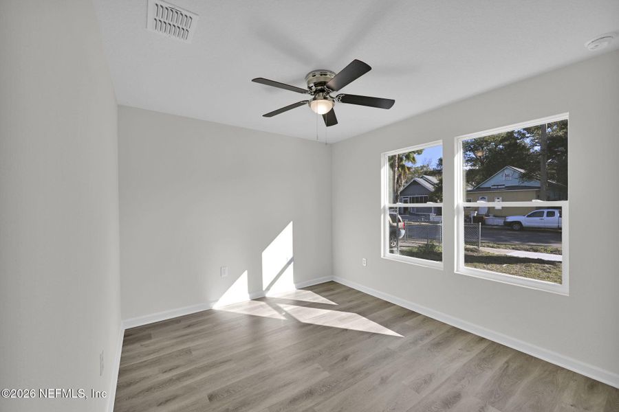 Spacious, unfurnished interior of a new home in , Jacksonville (Image 13).