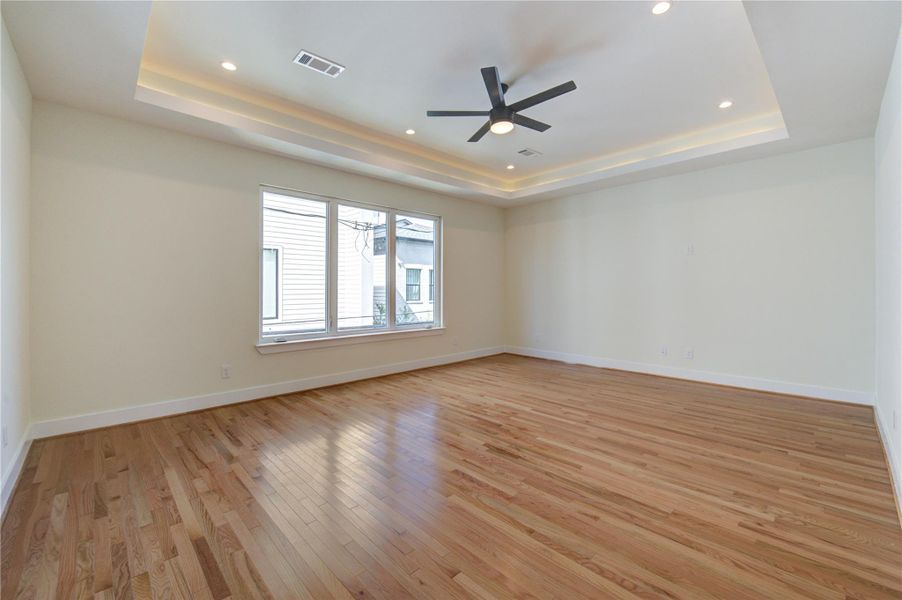 Spacious, unfurnished interior of a new home in , Houston (Image 39).