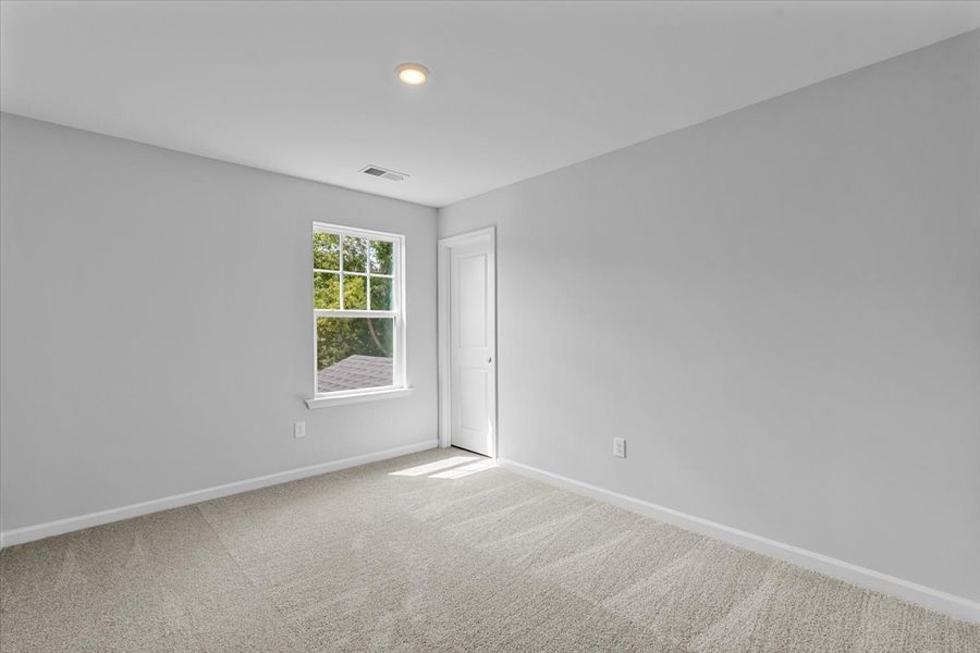 Spacious, unfurnished interior of a new home in Hanes Lake, Winston-Salem (Image 33).