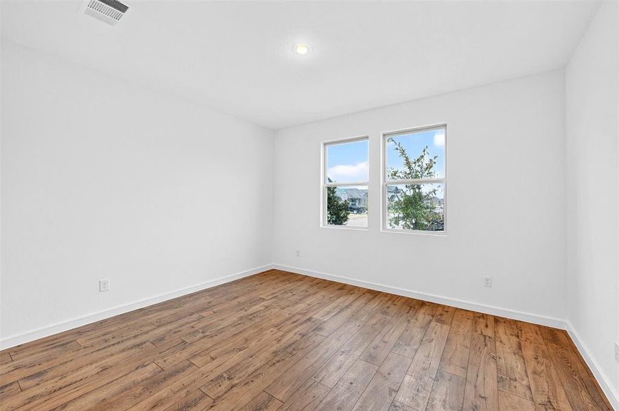 Spacious, unfurnished interior of a new home in Caldwell Lakes, Dallas (Image 31).