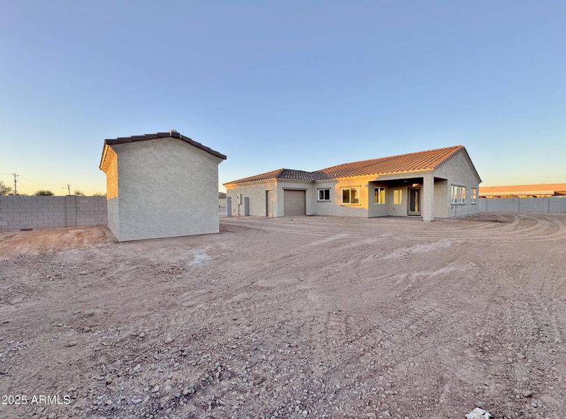 Huge back yard Huge back yard