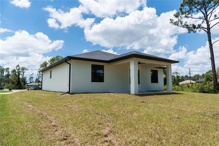 Exterior details and patio area of a home in , North Port (Image 3).