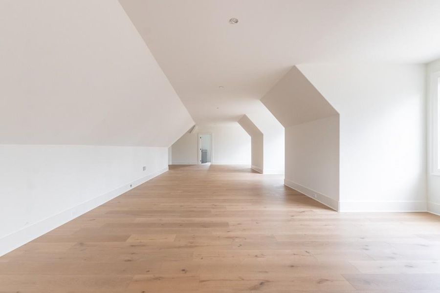 Spacious, unfurnished interior of a new home in , Milton (Image 34).