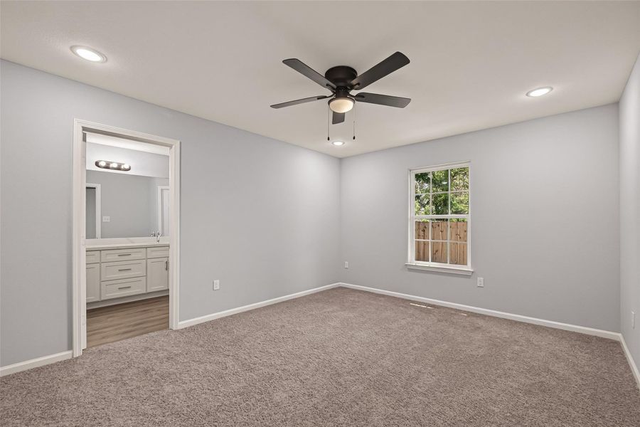 Spacious, unfurnished interior of a new home in , Houston (Image 26).