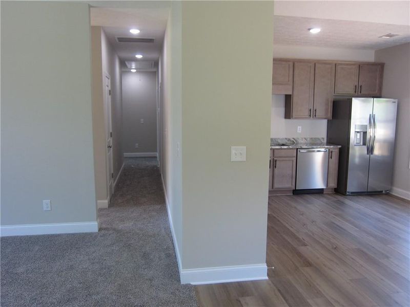 Spacious, unfurnished interior of a new home in , Dallas (Image 27).