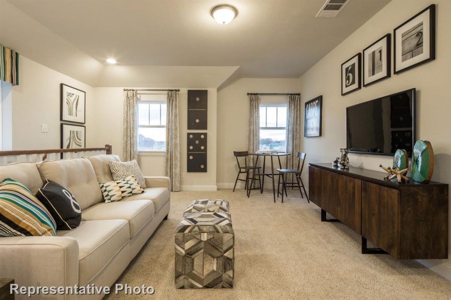 Representative furnished interior of a home built from the Harvest Ridge 2595 by Brohn Homes in Harvest Ridge, Elgin (Image 8).