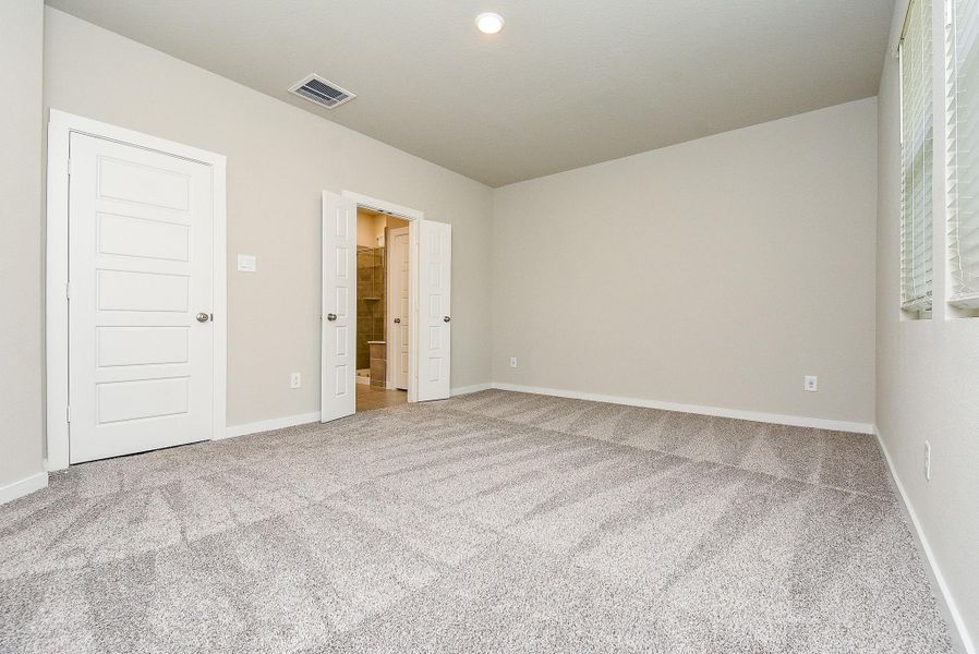 Spacious, unfurnished interior of a new home in Montgomery Oaks - Premier, Conroe (Image 25). Spacious, unfurnished interior of a new home in Montgomery Oaks - Premier, Conroe (Image 25).