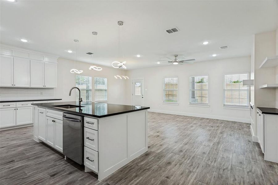 Furnished interior view inside a new home in , Fort Worth (Image 5).