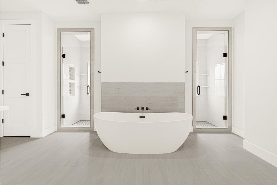 Furnished interior view inside a new home in , Rosharon (Image 14).