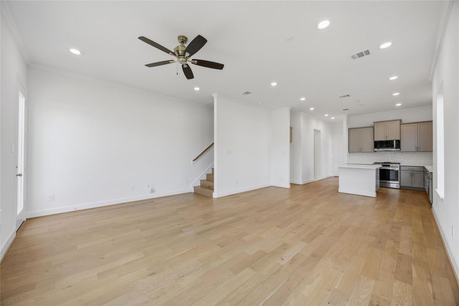 Spacious, unfurnished interior of a new home in , Houston (Image 31).