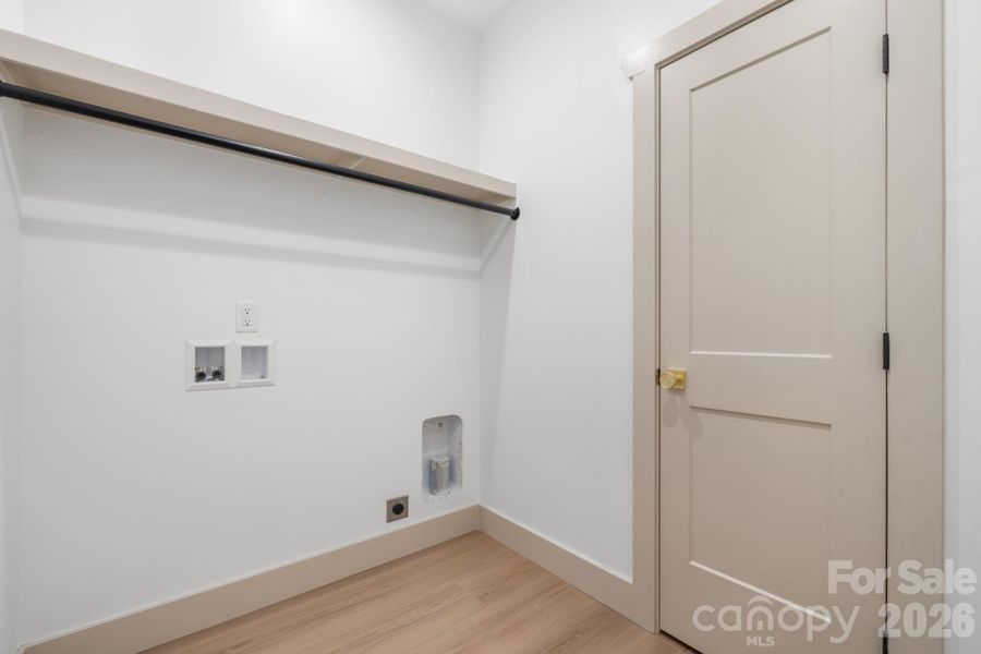 Spacious, unfurnished interior of a new home in , Taylorsville (Image 35). Spacious, unfurnished interior of a new home in , Taylorsville (Image 35).