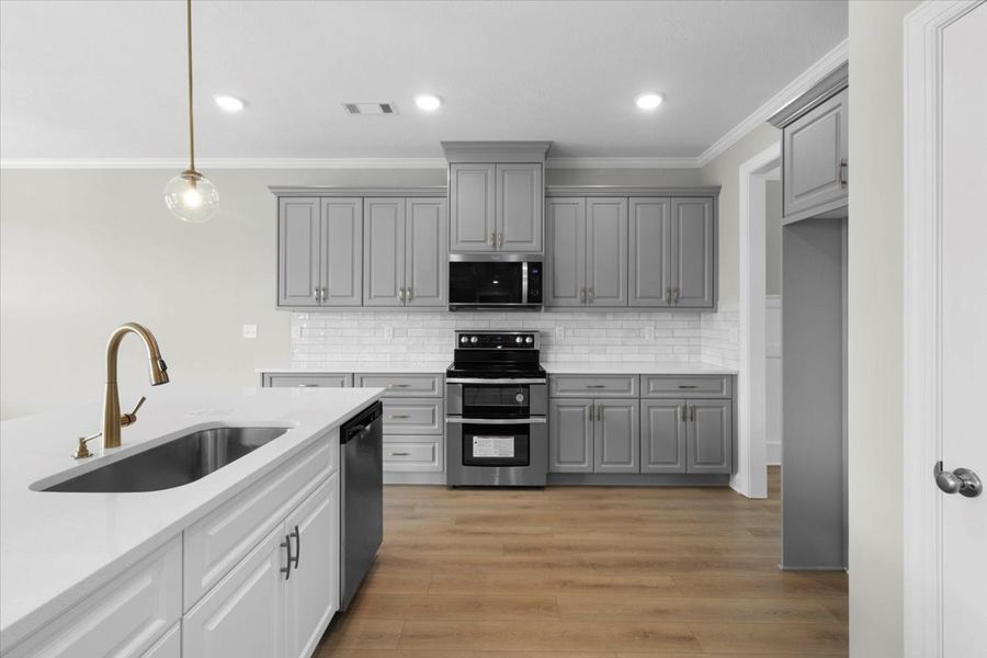 Kitchen | 5511 Sweetwater Drive, Modern Kitchen with Island Kitchen | 5511 Sweetwater Drive, Modern Kitchen with Island