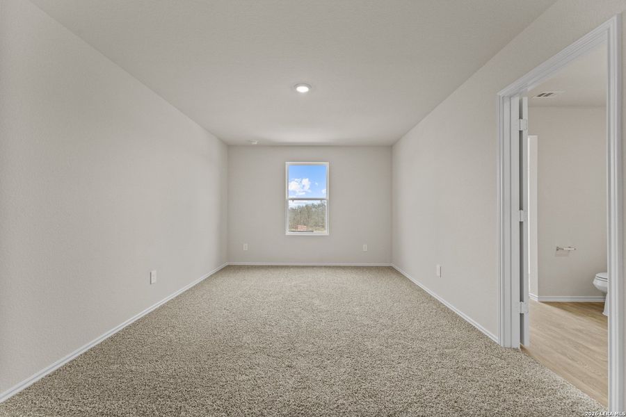 Spacious, unfurnished interior of a new home in Bollinger, Maxwell (Image 20).