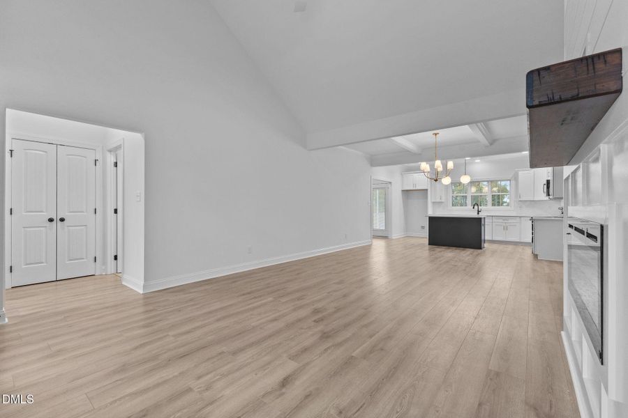 6-web-or-mls-AZ3A3674