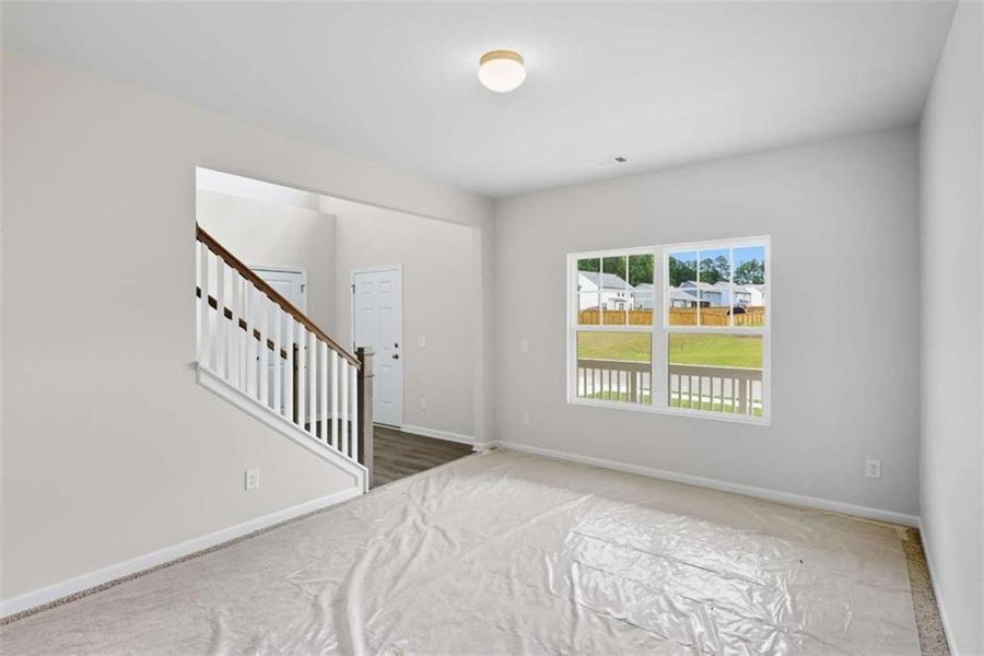 Spacious, unfurnished interior of a new home in Creekside Landing, Dallas (Image 26).
