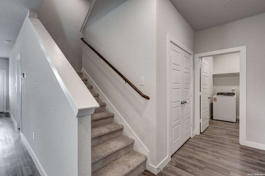 Spacious, unfurnished interior of a new home in Garden Grove, San Antonio (Image 15).