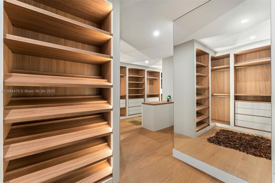 Spacious, unfurnished interior of a new home in , Miami Beach (Image 28). Spacious, unfurnished interior of a new home in , Miami Beach (Image 28).