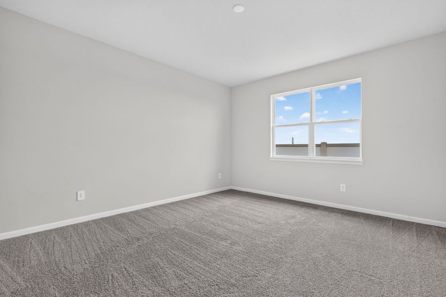 Spacious, unfurnished interior of a new home in Pasadena Ridge Master, Dade City (Image 14).