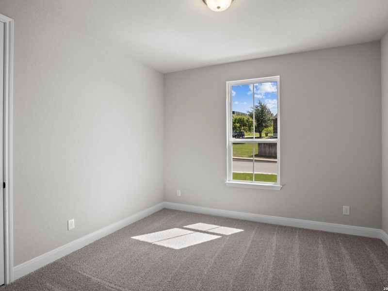 Spacious, unfurnished interior of a new home in Ladera, San Antonio (Image 40).