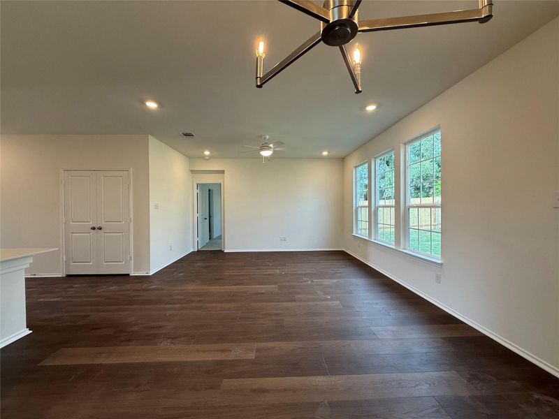 Spacious, unfurnished interior of a new home in River Bluff, Leander (Image 16).