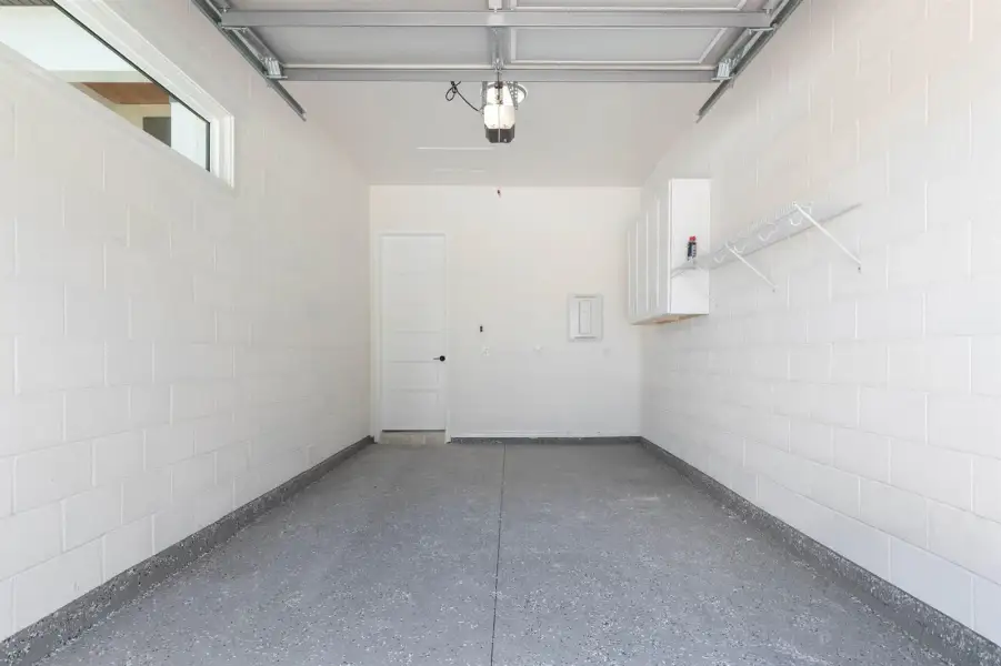 58-web-or-mls-116 Longview Way N-55