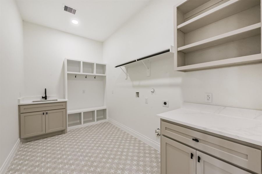 Laundry/mudroom