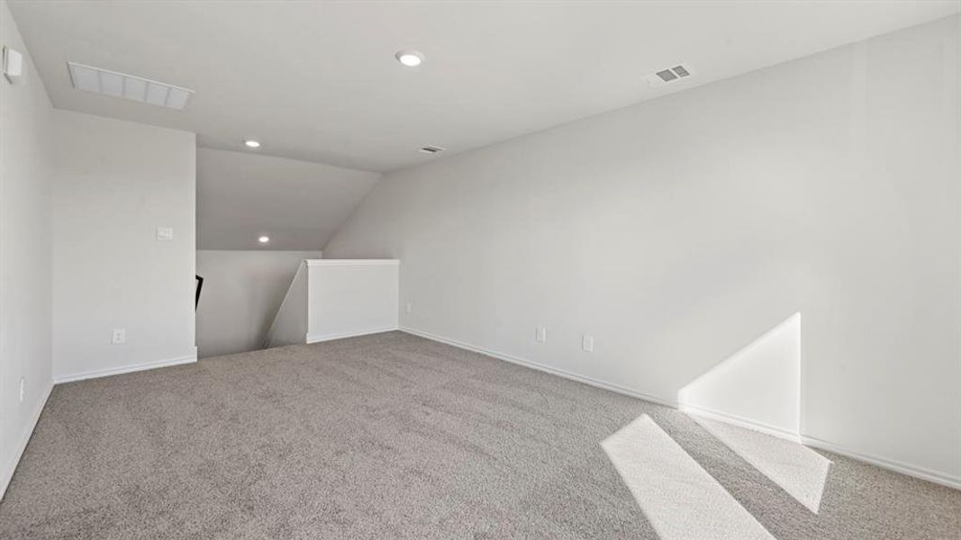 Spacious, unfurnished interior of a new home in Saddlebrook, Waxahachie (Image 20).