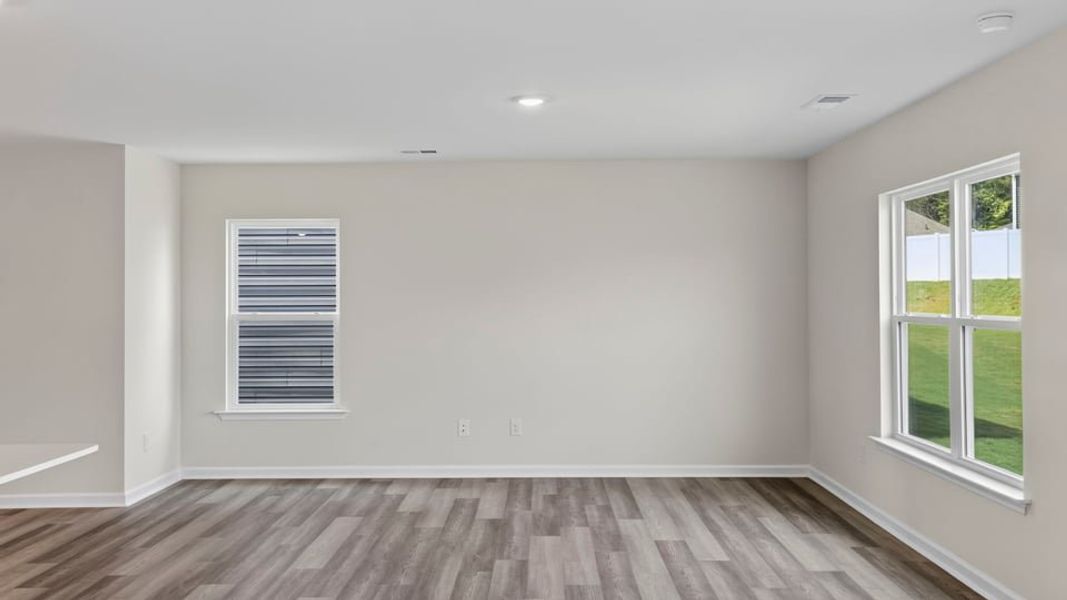 Spacious, unfurnished interior of a new home in Cedar Gap, Fountain Inn (Image 23).