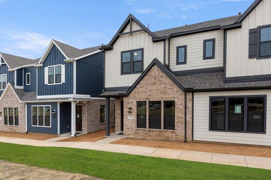 03. 713 Kerrville - Front (3) 03. 713 Kerrville - Front (3)