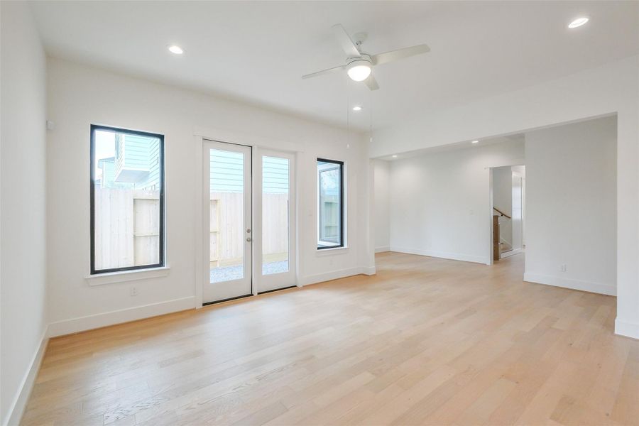Spacious, unfurnished interior of a new home in Timbergrove Trails, Houston (Image 20).