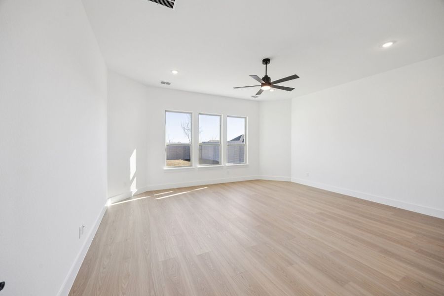 Spacious, unfurnished interior of a new home in Painted Tree Lakeside, McKinney (Image 31). Spacious, unfurnished interior of a new home in Painted Tree Lakeside, McKinney (Image 31).