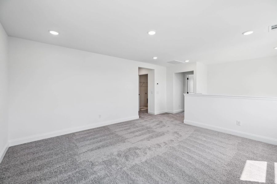 Spacious, unfurnished interior of a new home in Willow Landing, Mount Juliet (Image 37).