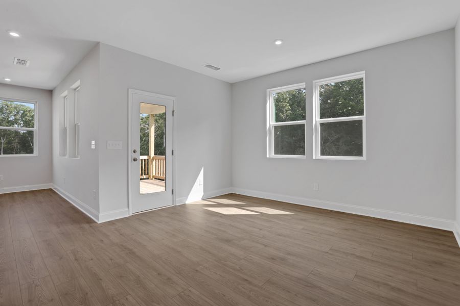 Spacious, unfurnished interior of a new home in Cambridge at Steels Bridge, Canton (Image 20).