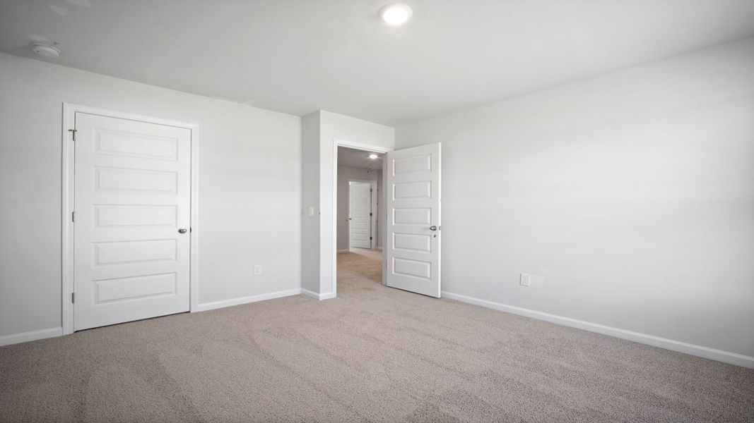 Spacious, unfurnished interior of a new home in Palm Ridge, Guyton (Image 22).
