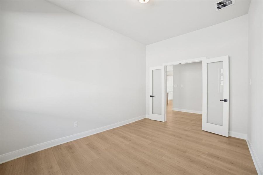 Spacious, unfurnished interior of a new home in Creekshaw – Classic, Royse City (Image 16).