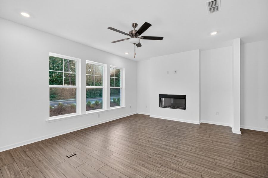 Spacious, unfurnished interior of a new home in Chandler Run, Tucker (Image 14).