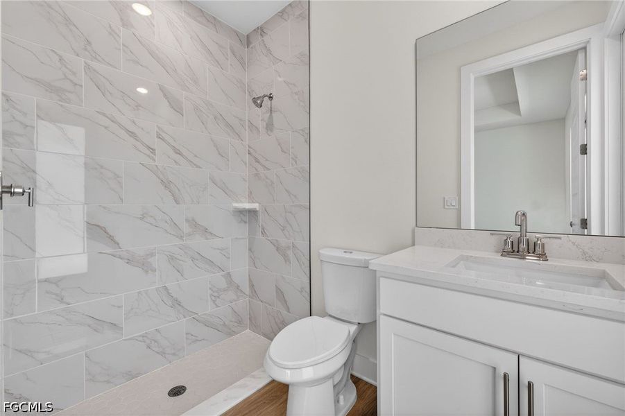 Furnished interior view inside a new home in Cape Coral, Cape Coral (Image 15).