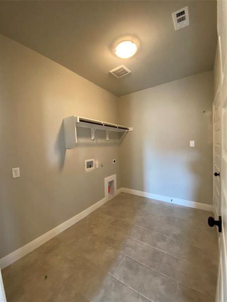 Large utility room with dedicated 2nd refrigerator plug for 2nd fridge or freezer