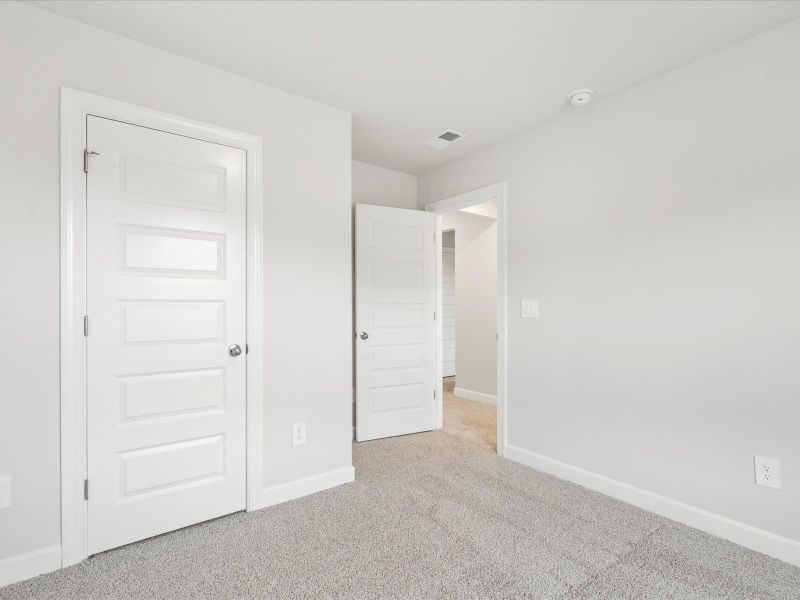 Welcome to the Dallas floorplan at Brayfield Manor - Heritage Collection.