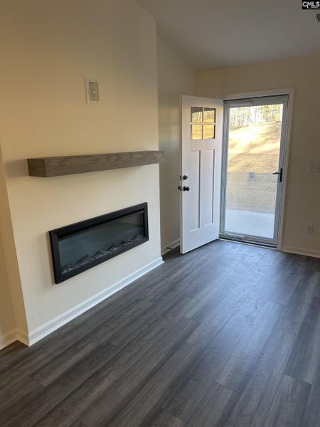 Spacious, unfurnished interior of a new home in Piney Woods Bluff, Columbia (Image 13).
