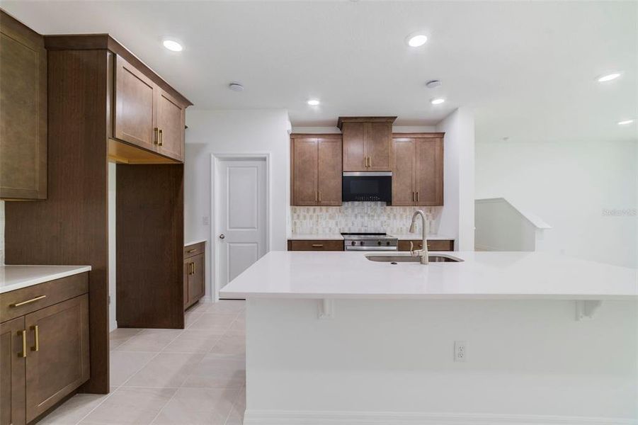 Furnished interior view inside a new home in Towns at Greenleaf, Oviedo (Image 13).