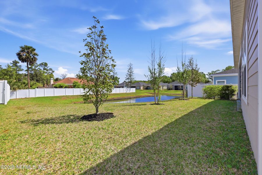 Exterior details and patio area of a home in , Jacksonville (Image 23).