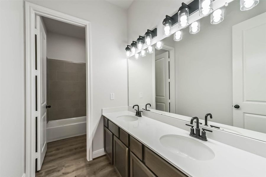 Furnished interior view inside a new home in , Baytown (Image 16).