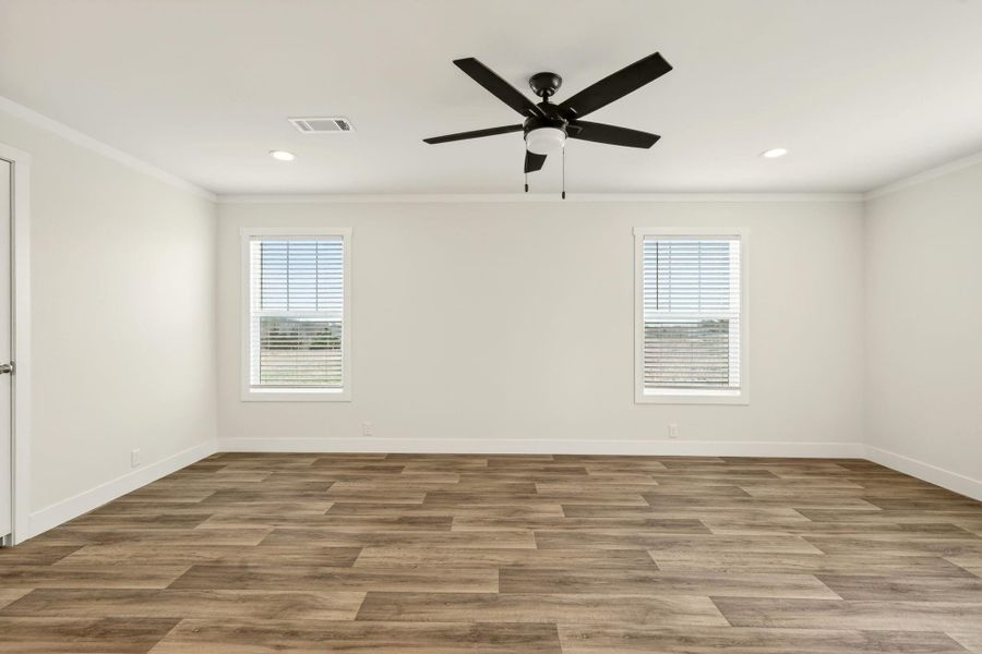 Spacious, unfurnished interior of a new home in , Brenham (Image 22).