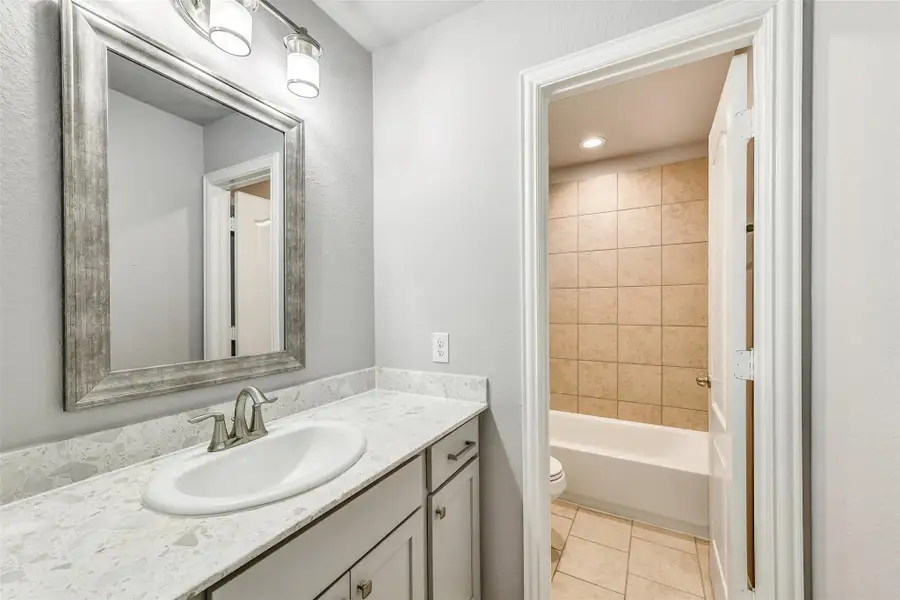 Furnished interior view inside a new home in Lago Mar 40' at Lago Mar, Texas City (Image 5). Furnished interior view inside a new home in Lago Mar 40' at Lago Mar, Texas City (Image 5).