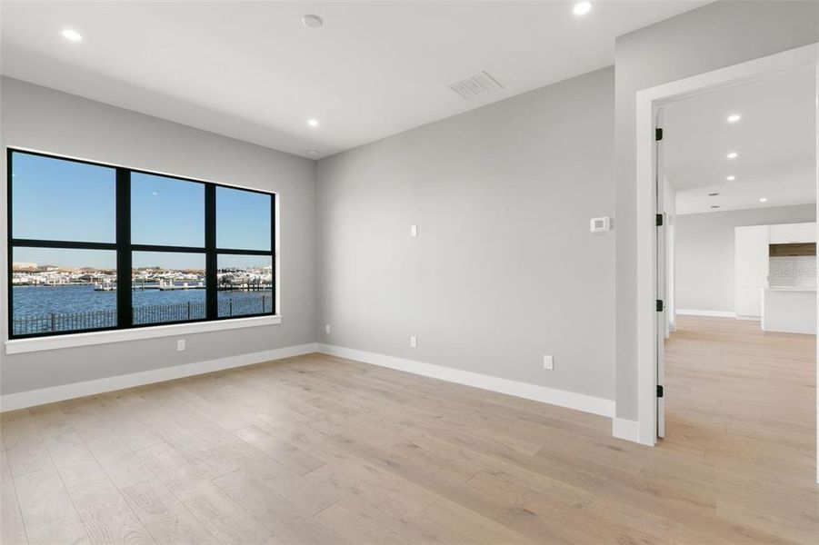Spacious, unfurnished interior of a new home in , Palmetto (Image 15).