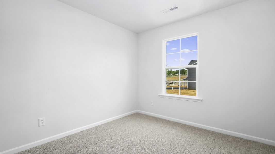 Spacious, unfurnished interior of a new home in Willow Mill, Thomasville (Image 13).
