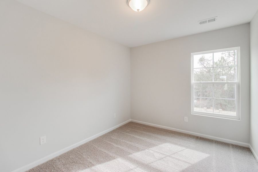 Spacious, unfurnished interior of a new home in Astoria, Columbia (Image 22).