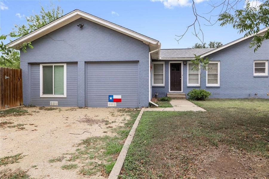Front exterior of a new home in , Brownwood, TX, highlighting curb appeal (Image 16). Front exterior of a new home in , Brownwood, TX, highlighting curb appeal (Image 16).